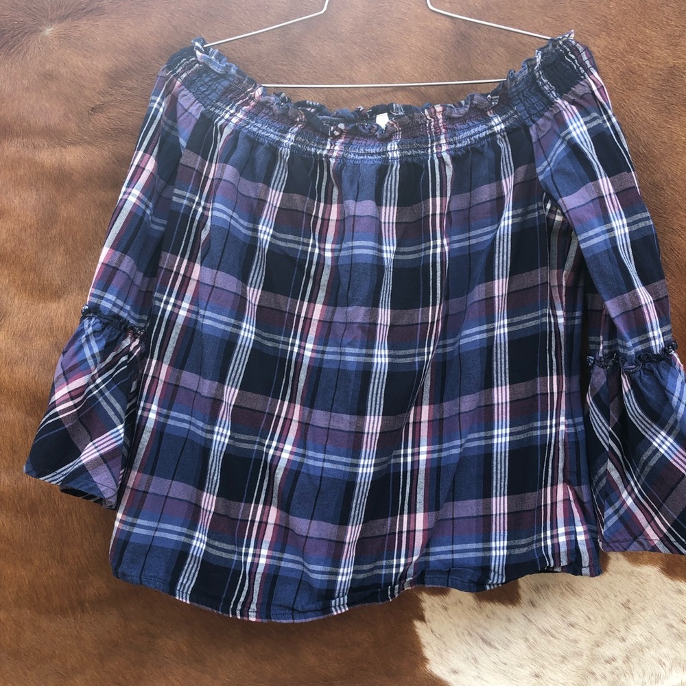 Girl Krazy off shoulder bell sleeve top